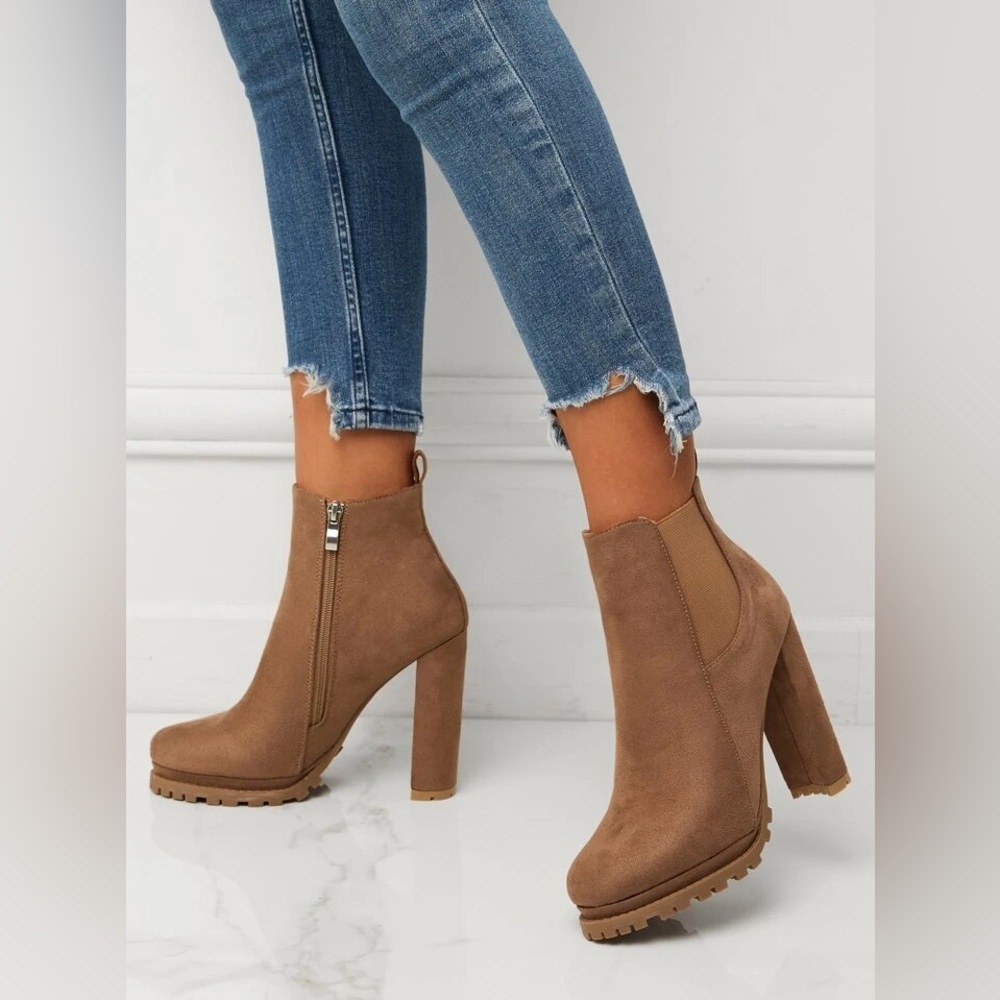 Women’s Tan Heeled Ankle Boots - Chunky Heel Chelsea Style